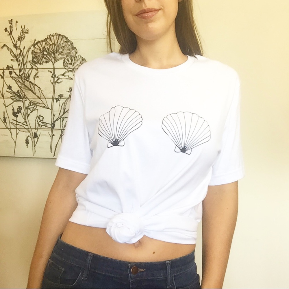 Bella + Canvas 'Seashells' Graphic Crew Neck Tee - Picture 6 of 8